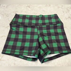 FLEO Power Mid High green plaid shorts, medium, EUC